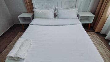 Blackout drapes, free WiFi, bed sheets