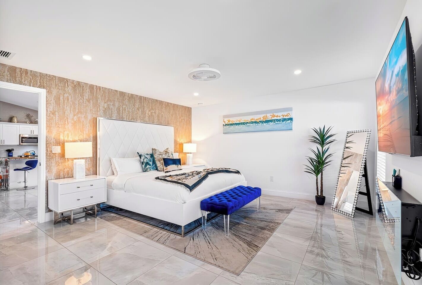 Fer et planche à repasser, lit parapluie, Wi-Fi gratuit, draps fournis