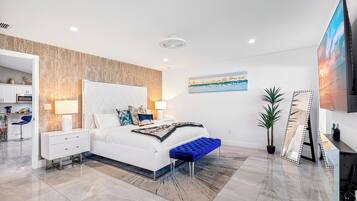 Iron/ironing board, travel crib, free WiFi, bed sheets