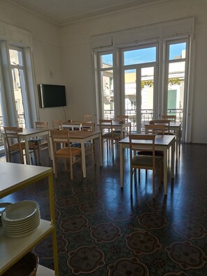Free daily buffet breakfast  - Ace Rooms Vsg (Villa San Giovanni)