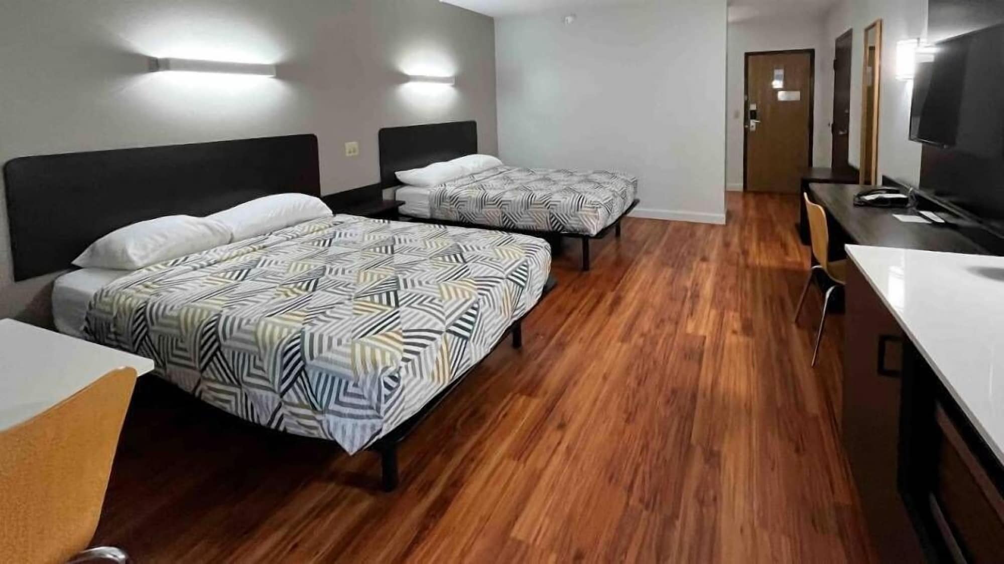 Desk, WiFi (free), bed sheets