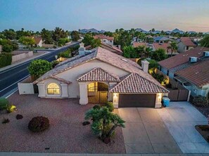 Exterior - Luxury Scottsdale Retreat! Heated Pool | Mini Golf (Scottsdale)