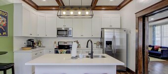 Cozy Bluff City Bungalow -3.5 miles to Downtown Memphis
