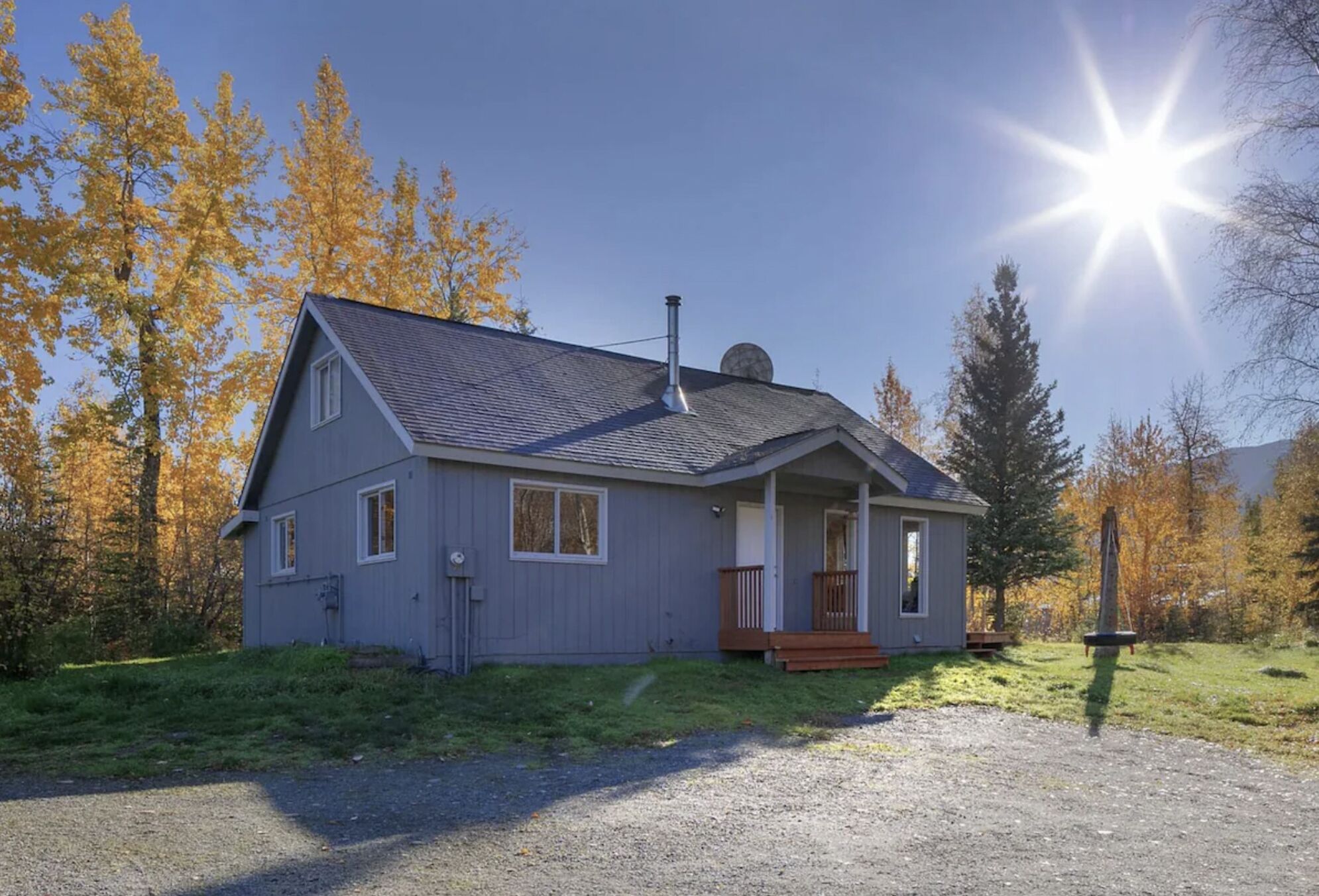 Cozy Cottage Tucked back with an Amazing View of Pioneer Peak!