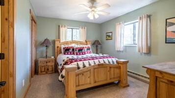 2 bedrooms, desk, travel crib, free WiFi