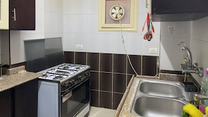 冰箱、烤箱、咖啡研磨机、厨具/餐具