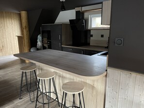 Fridge, microwave, oven, stovetop - 2** mountain chalet. Ideal for a family, dog accepted. Close to skiing and activities. (Cornimont)