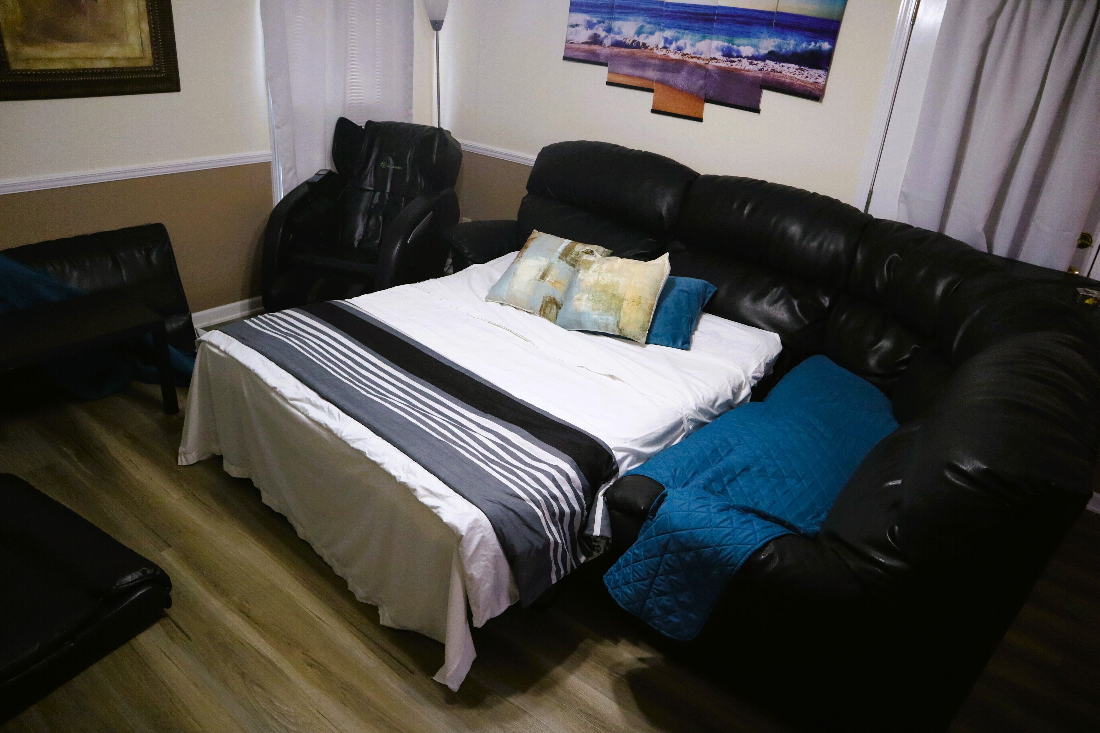 2 slaapkamers, een kluis op de kamer, een bureau