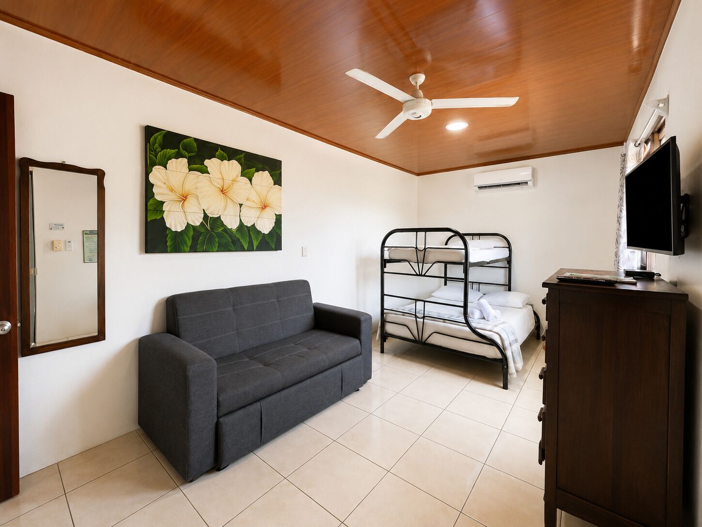 Apartamento básico, baño privado (12) | Salón