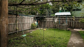 Appartement, salle de bains privée (9) | Jardin