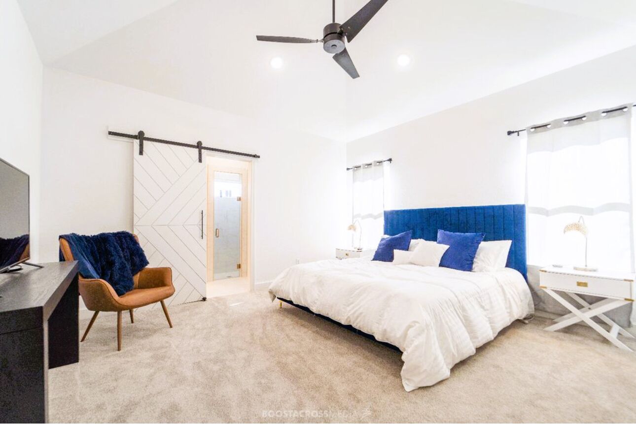 3 Schlafzimmer, Schreibtisch, Bügeleisen/Bügelbrett, Reisekinderbett