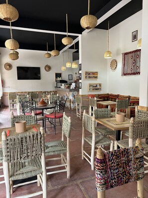 مطعم