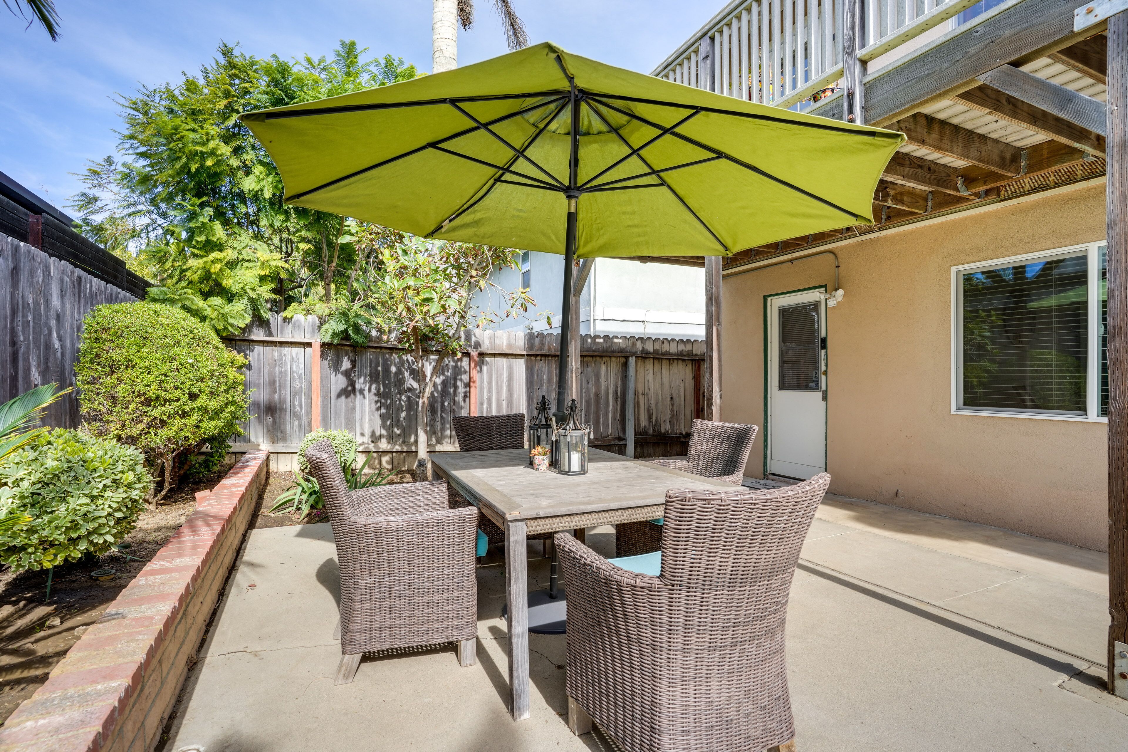 Viva Ventura: Duplex with Patio - Walk to Beach!