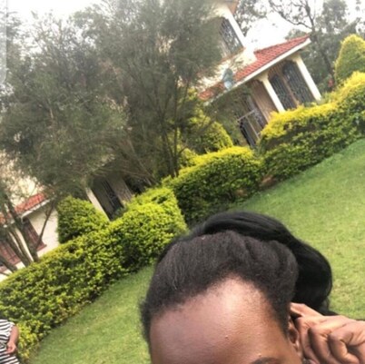 Elegant all ensuite 4 bedroom with beautiful large garden for events
