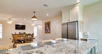 WFH-Friendly Brownsville Home w/ Private Patio