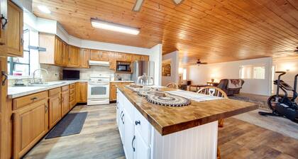 North Jackson Vacation Rental w/ Wraparound Deck!