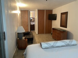 4 bedrooms, in-room safe, iron/ironing board, free WiFi