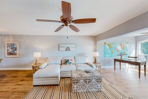 TV - Waterfront condo with balcony, pool, pickball/tennis, & walking paths (Fort Myers)