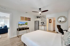 2 bedrooms, desk, iron/ironing board, travel cot