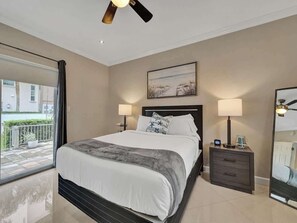 Fer et planche à repasser, lit parapluie, Wi-Fi