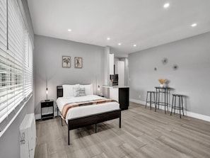 1 bedroom, travel cot, WiFi