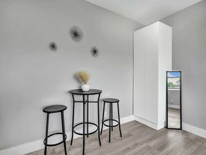 Interior - Coastal Charm: Studio Retreat near Pompano Beach (Pompano Beach)