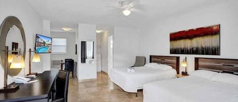 Fer et planche Ă repasser, accĂšs au Wi-Fi (inclus)