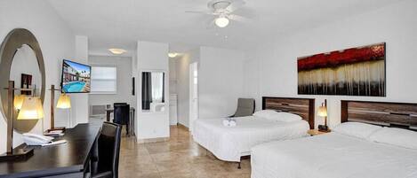 Bureau, fer et planche à repasser, Wi-Fi gratuit