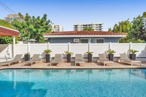 Pool - Waves: Beach Town Cozy Studio Apartment (Pompano Beach)