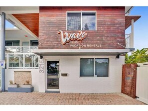 Exterior - Oceans in Pompano - 2BR Apartment (Pompano Beach)