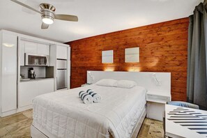 Desk, iron/ironing board, WiFi