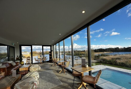 Equinox  sleeps 6 guests  in 3 bedrooms