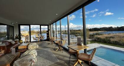 Equinox sleeps 6 guests in 3 bedrooms
