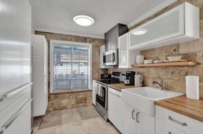 Fridge, microwave, oven, stovetop - Sunny 2BR Retreat | Walk to Beach + Pool Access (Pompano Beach)