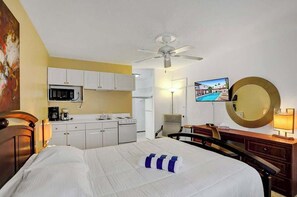 Iron/ironing board, WiFi - Waves: Beach Town Cozy Studio Apartment (Pompano Beach)