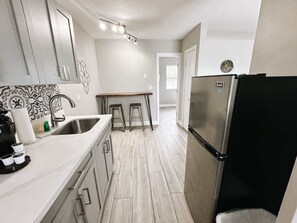 Fridge, microwave, oven, stovetop - Rustic Retreats Modern 1BR for 2 guests in FLL (Fort Lauderdale)