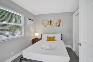 1 Schlafzimmer, Schreibtisch, Bügeleisen/Bügelbrett, WLAN