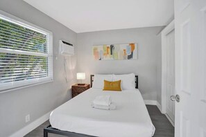 1 habitación, tabla de planchar con plancha y wifi 