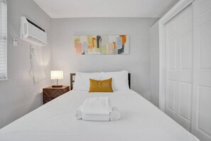 1 chambre, bureau, fer et planche à repasser, Wi-Fi