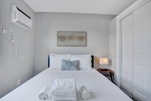 1 室のベッドルーム、デスク、アイロン / アイロン台、WiFi