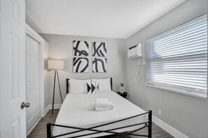 1 غرفة نوم ومكتب ومكواة/لوح كي وواي فاي