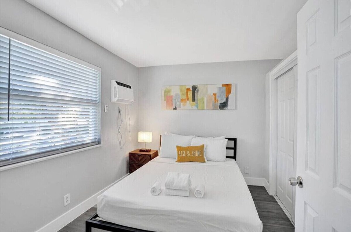 Urban Escape: Beachy 1BR in the heart of Fort Lauderdale