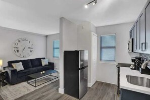 Interior - Rustic Retreats Modern 1BR in the heart of FL (Fort Lauderdale)
