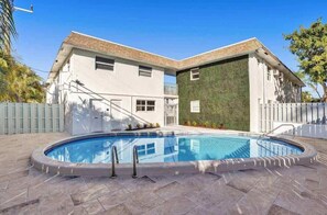 Pool - Rustic Retreats 1BR minutes from Las Olas (Fort Lauderdale)