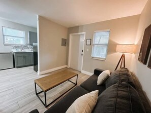 スマートテレビ、書斎 / ワークスペース