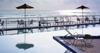 Two Bedroom, Ocean Front, Luxury Condo, Daytona Beach, Florida 3720711