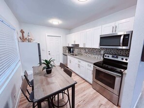 Kaffetrakter/tekoker og kjøkkenutstyr