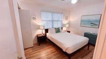 2 bedrooms, iron/ironing board, WiFi