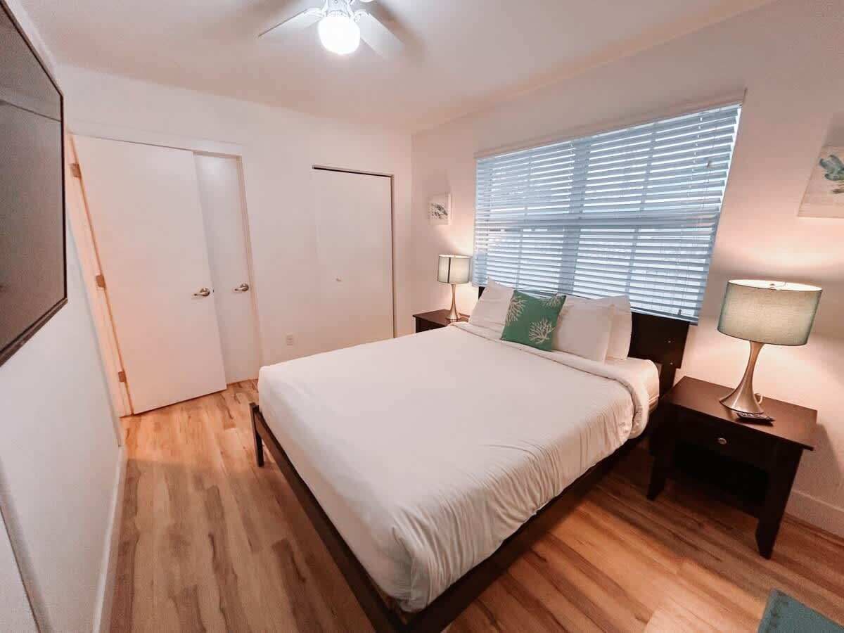 2 bedrooms, iron/ironing board, WiFi