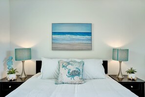 2 bedrooms, iron/ironing board, WiFi - Beach Escape One Block from the Ocean (Pompano Beach)